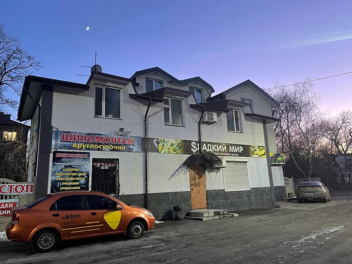 Pitstop Motel Камянске Екстериор снимка