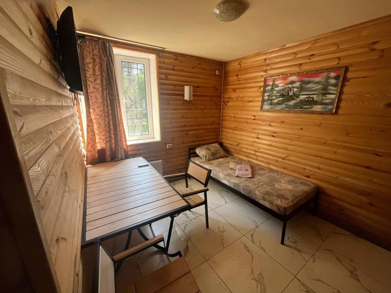 Pitstop Motel Камянске Екстериор снимка