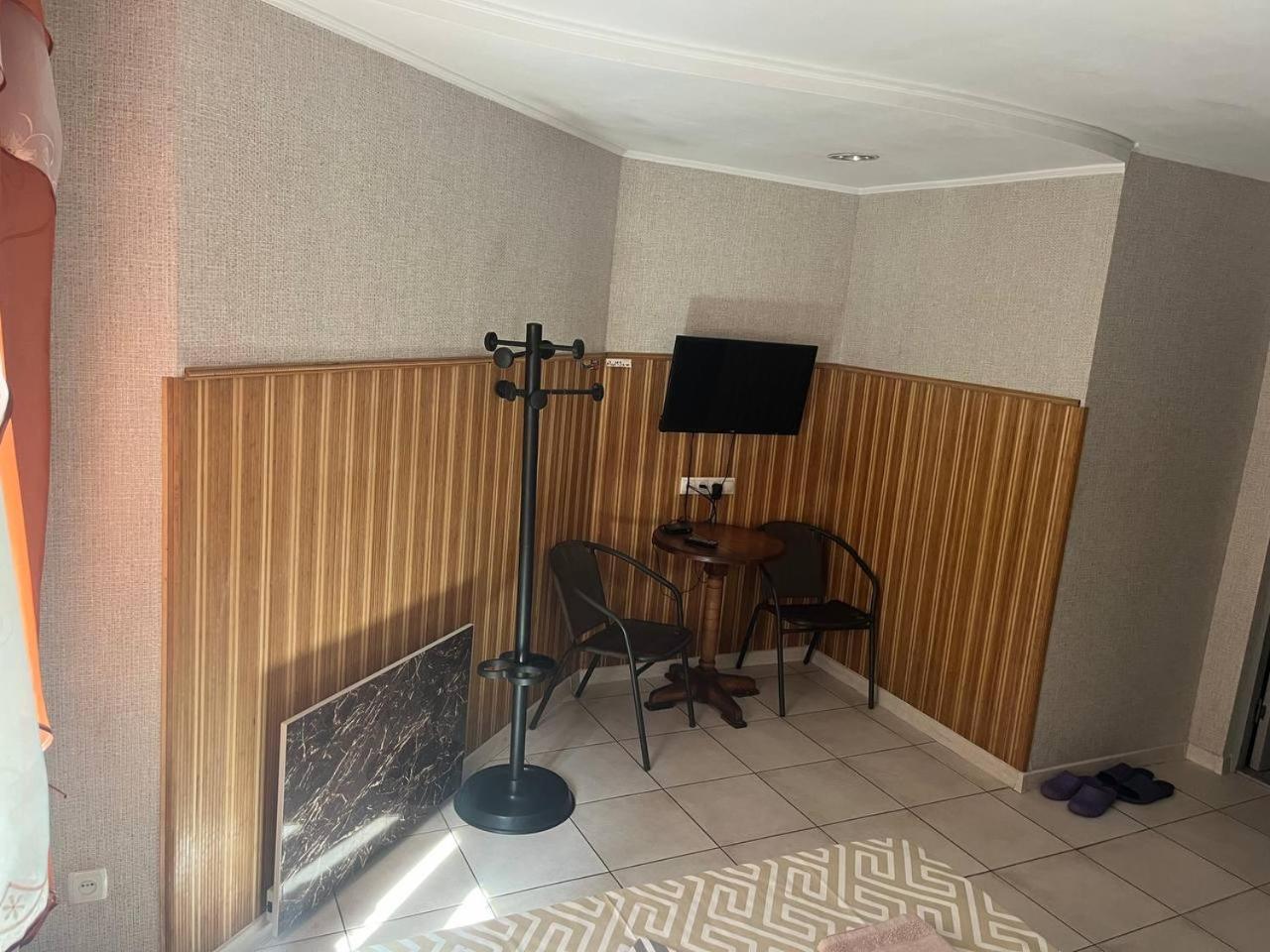 Pitstop Motel Камянске Екстериор снимка